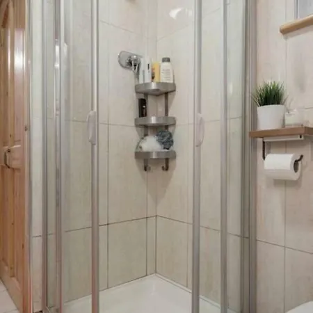 Spacious 1 Bedroom Near The Triangle Appartement *
