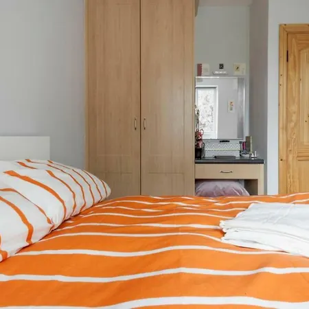 Spacious 1 Bedroom Near The Triangle Appartement