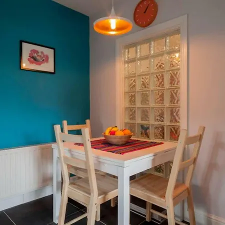 Spacious 1 Bedroom Near The Triangle Dublino